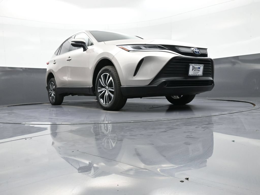 Certified 2024 Toyota Venza LE AWD/4WD image 27