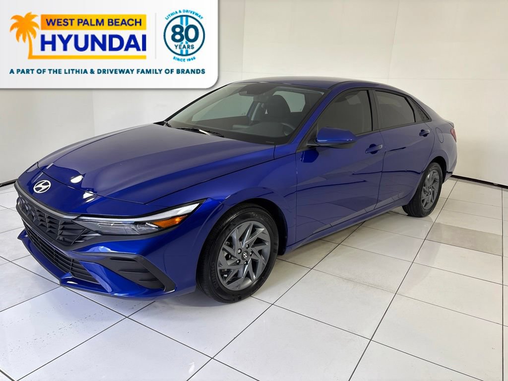 New 2025 Hyundai Elantra Hybrid FWD 360° Tour