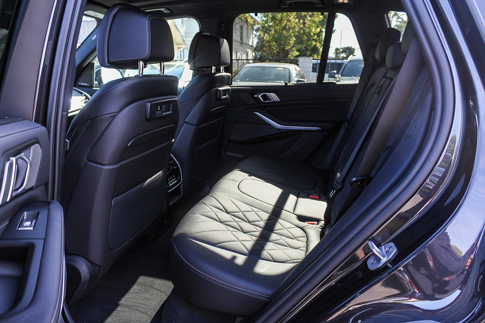 Used 2023 BMW X5 xDrive45e w/ Executive Package image 18