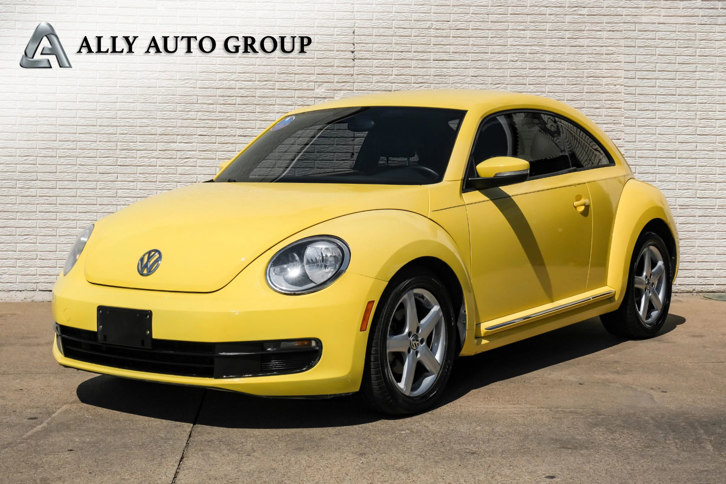 Used 2013 Volkswagen Beetle 2.5