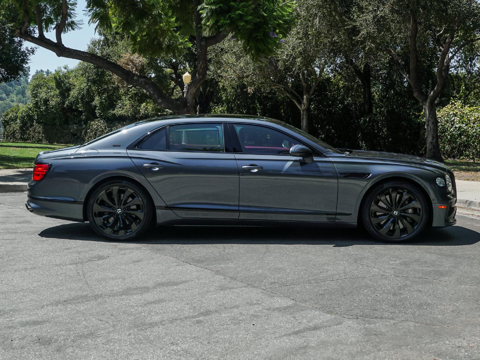 New 2025 Bentley Flying Spur Plug-In Hybrid AWD/4WD image 8