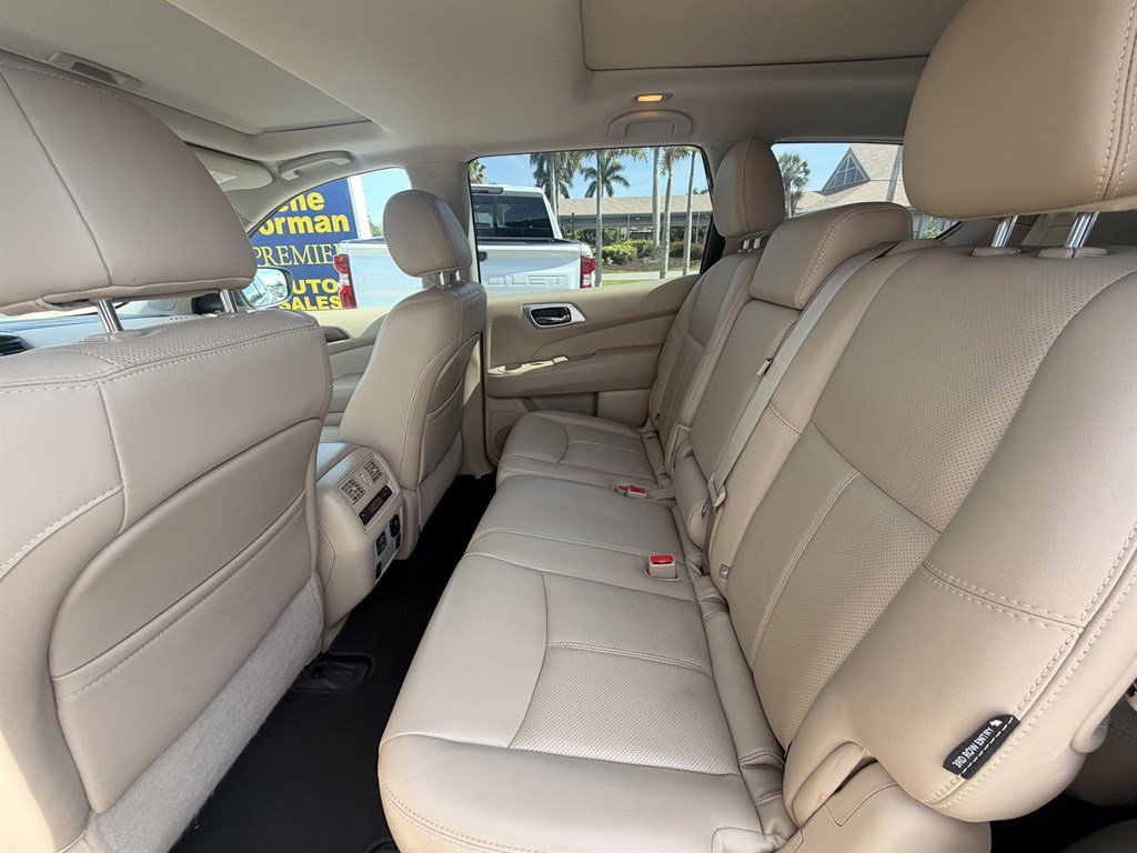 Used 2018 Nissan Pathfinder Platinum AWD/4WD image 8
