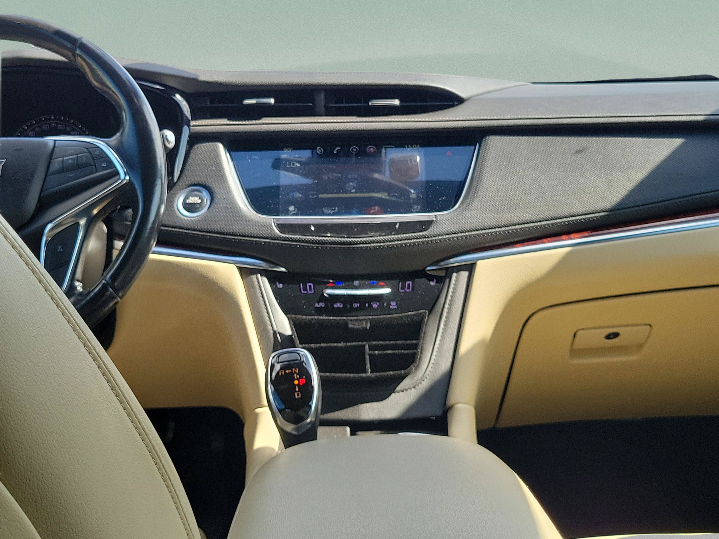 Used 2019 Cadillac XT5 Luxury FWD image 6