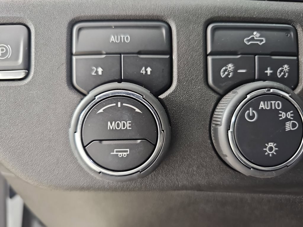 Certified 2024 Chevrolet Silverado 1500 LT AWD/4WD image 30