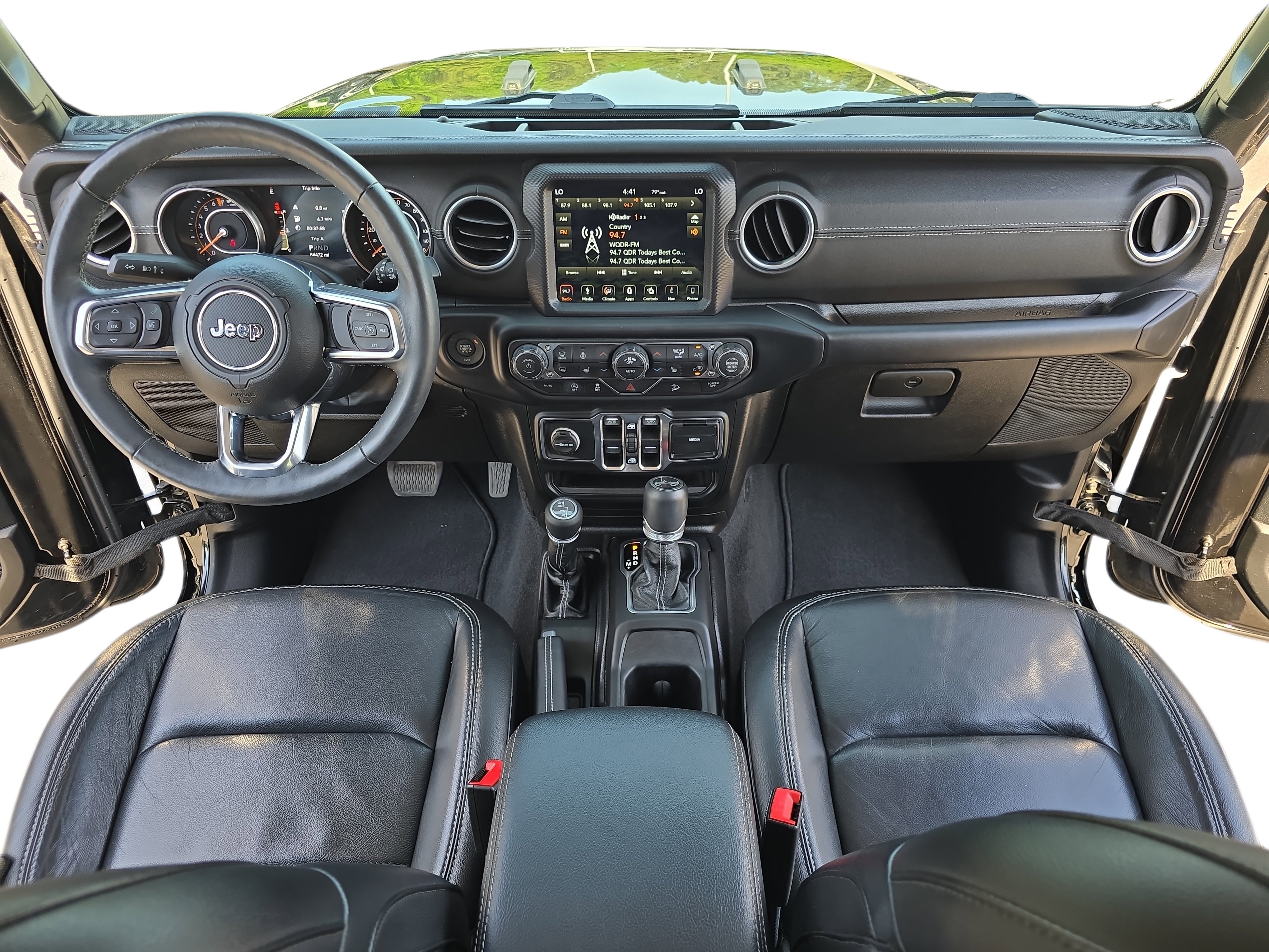 Used 2018 Jeep Wrangler Unlimited Sahara image 9