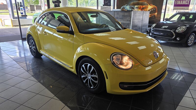 Used 2012 Volkswagen Beetle 2.5 FWD image 4