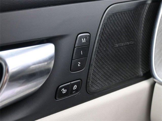 Used 2023 Volvo XC60 B6 Ultimate w/ Climate Package image 30