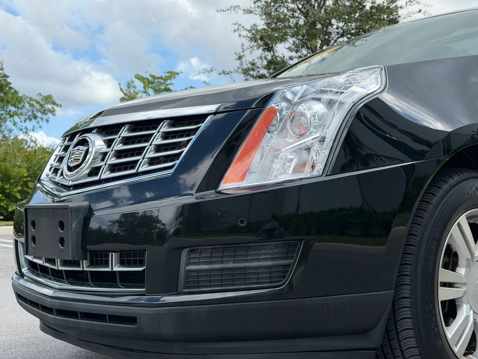 Used 2015 Cadillac SRX Luxury AWD/4WD image 12