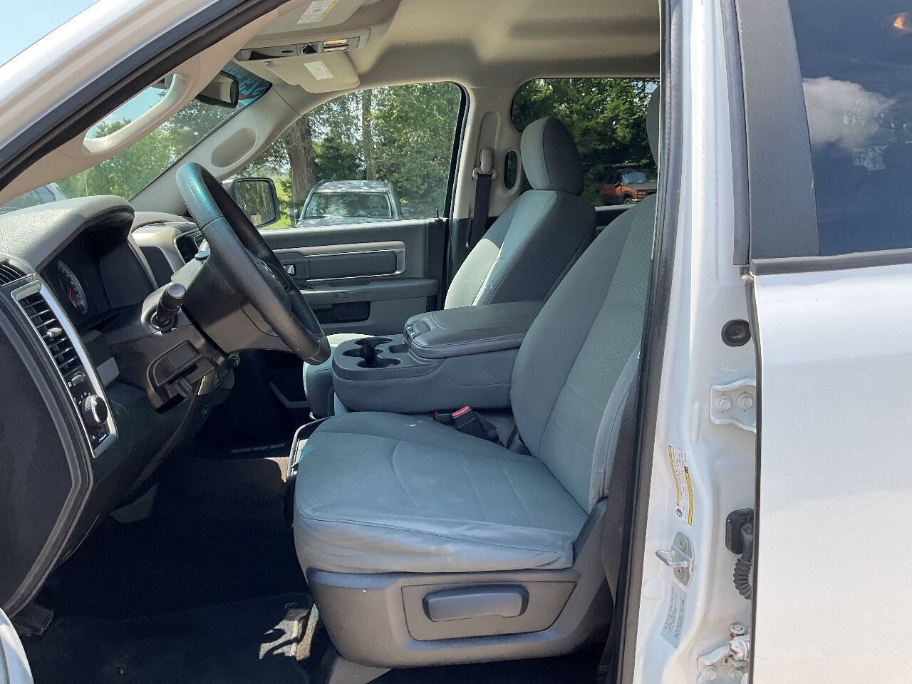 Used 2015 RAM 2500 SLT AWD/4WD image 12