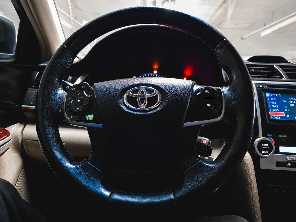 Used 2014 Toyota Camry XLE image 23