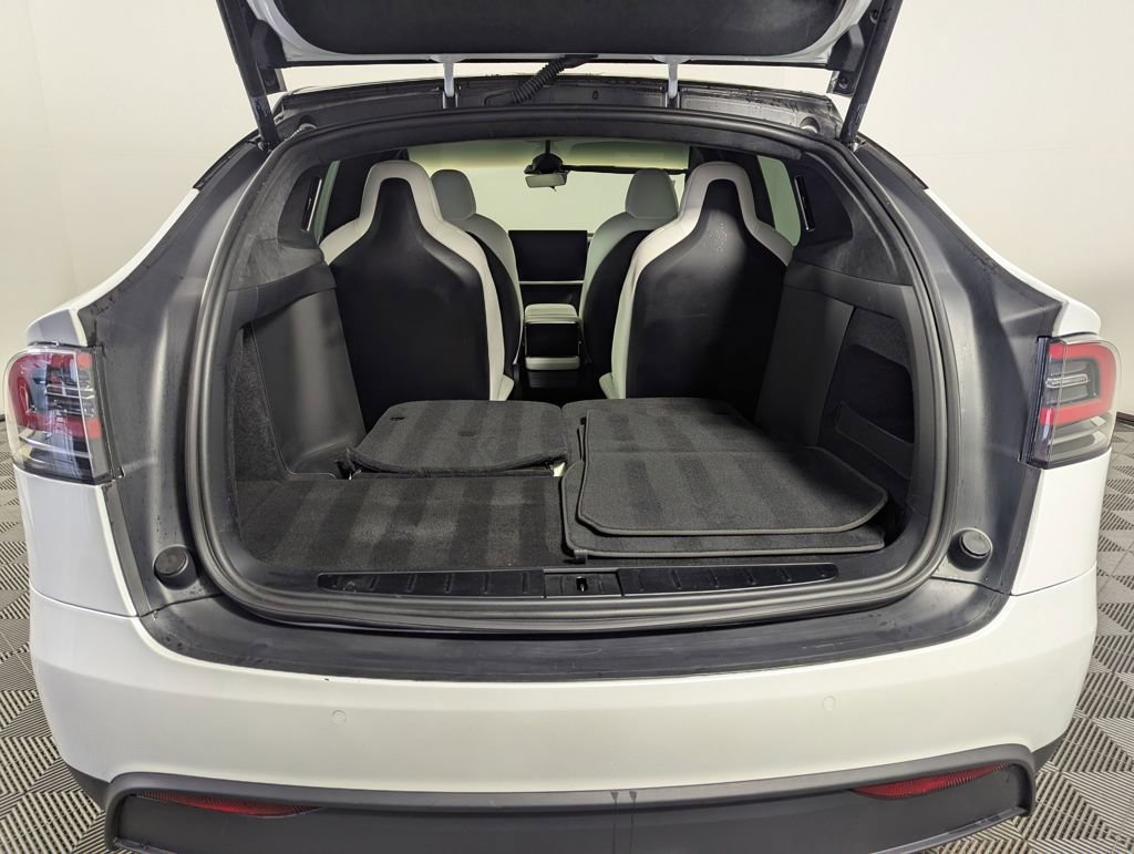 Used 2022 Tesla Model X Plaid image 14