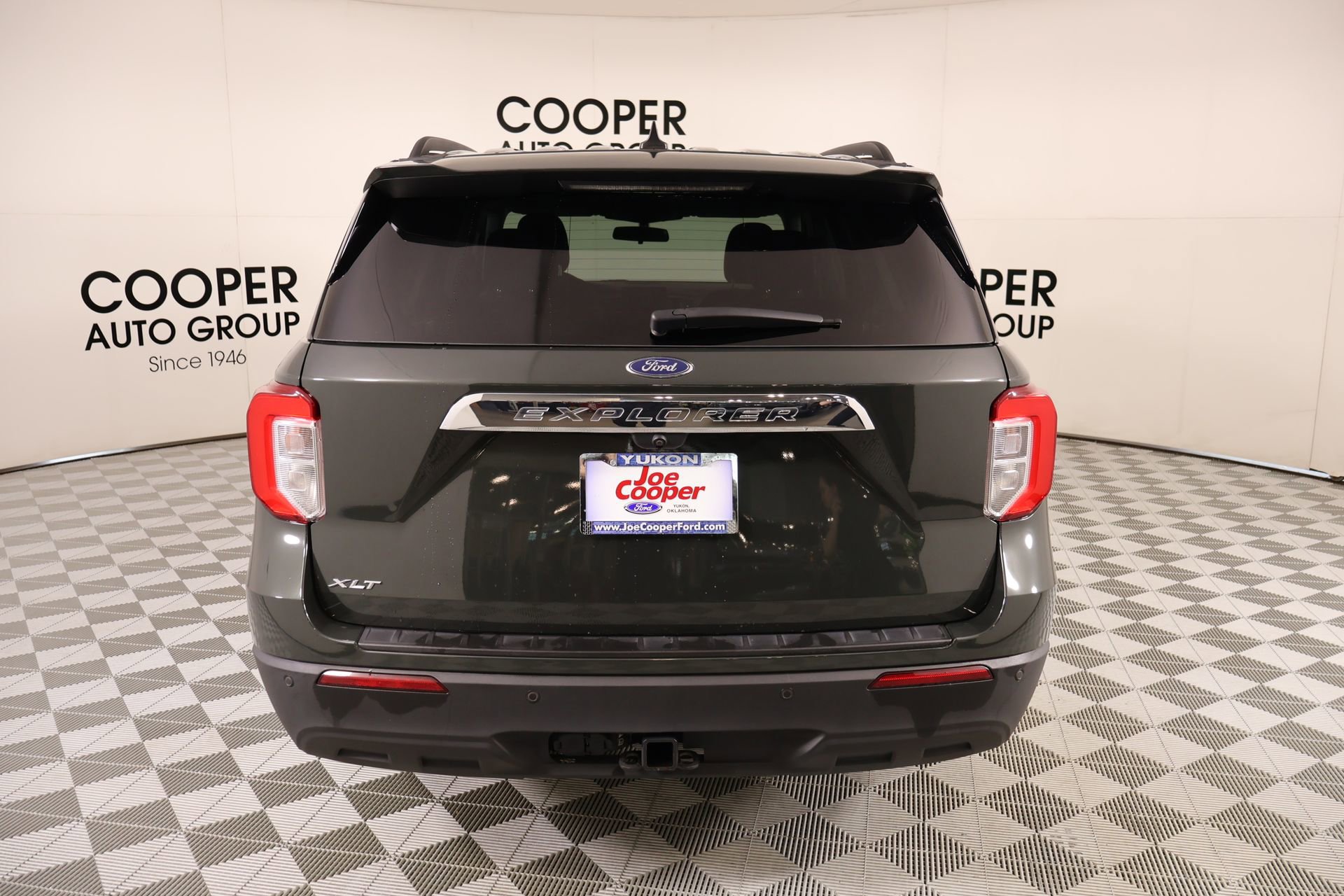 Used 2022 Ford Explorer XLT w/ Class IV Trailer Tow Package RWD image 22