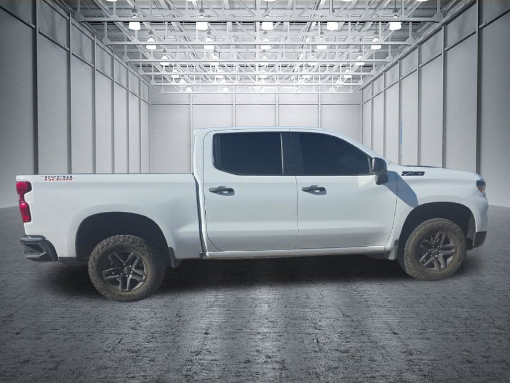 Used 2024 Chevrolet Silverado 1500 Custom Trail Boss w/ LPO, Dark Essentials Package AWD/4WD image 10