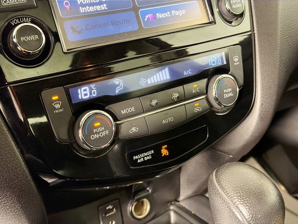 Used 2016 Nissan Rogue SL image 16