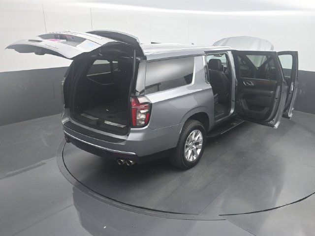 Used 2023 Chevrolet Suburban Premier AWD/4WD image 49