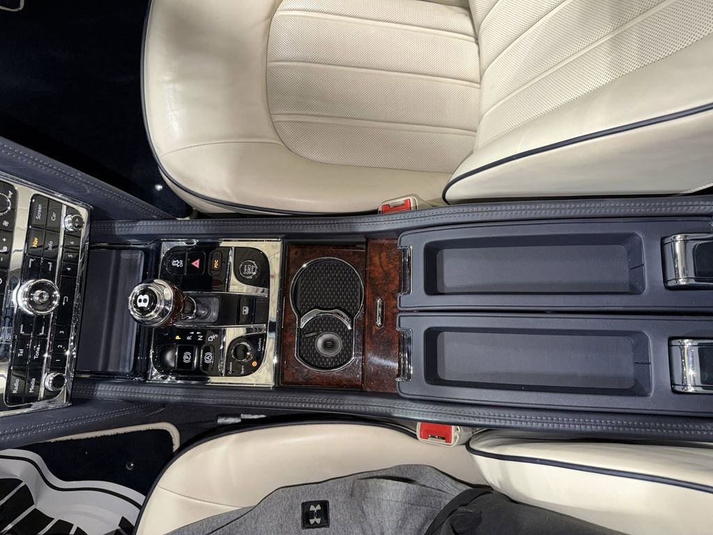Used 2016 Bentley Mulsanne image 24