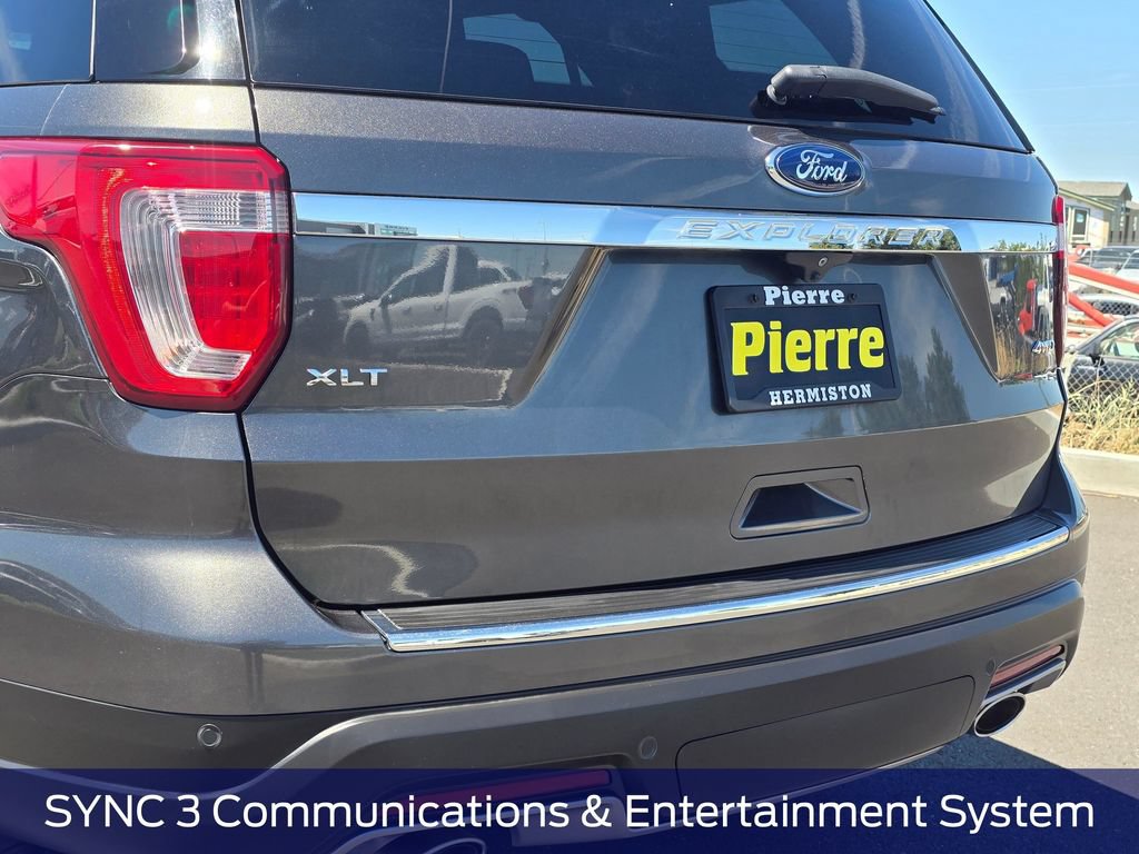 Used 2018 Ford Explorer XLT w/ Equipment Group 202A AWD/4WD image 8