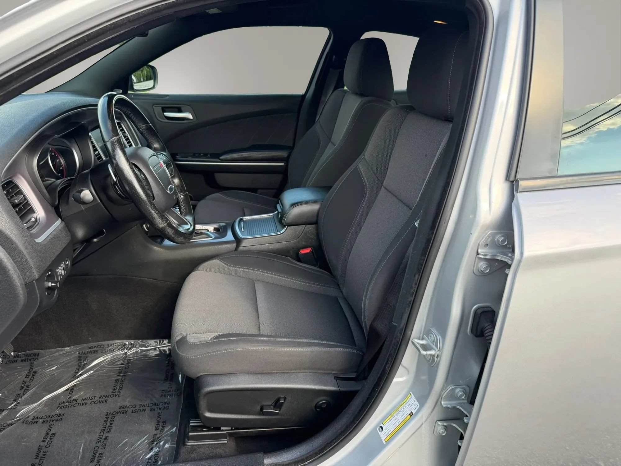 Used 2019 Dodge Charger SXT AWD/4WD image 2