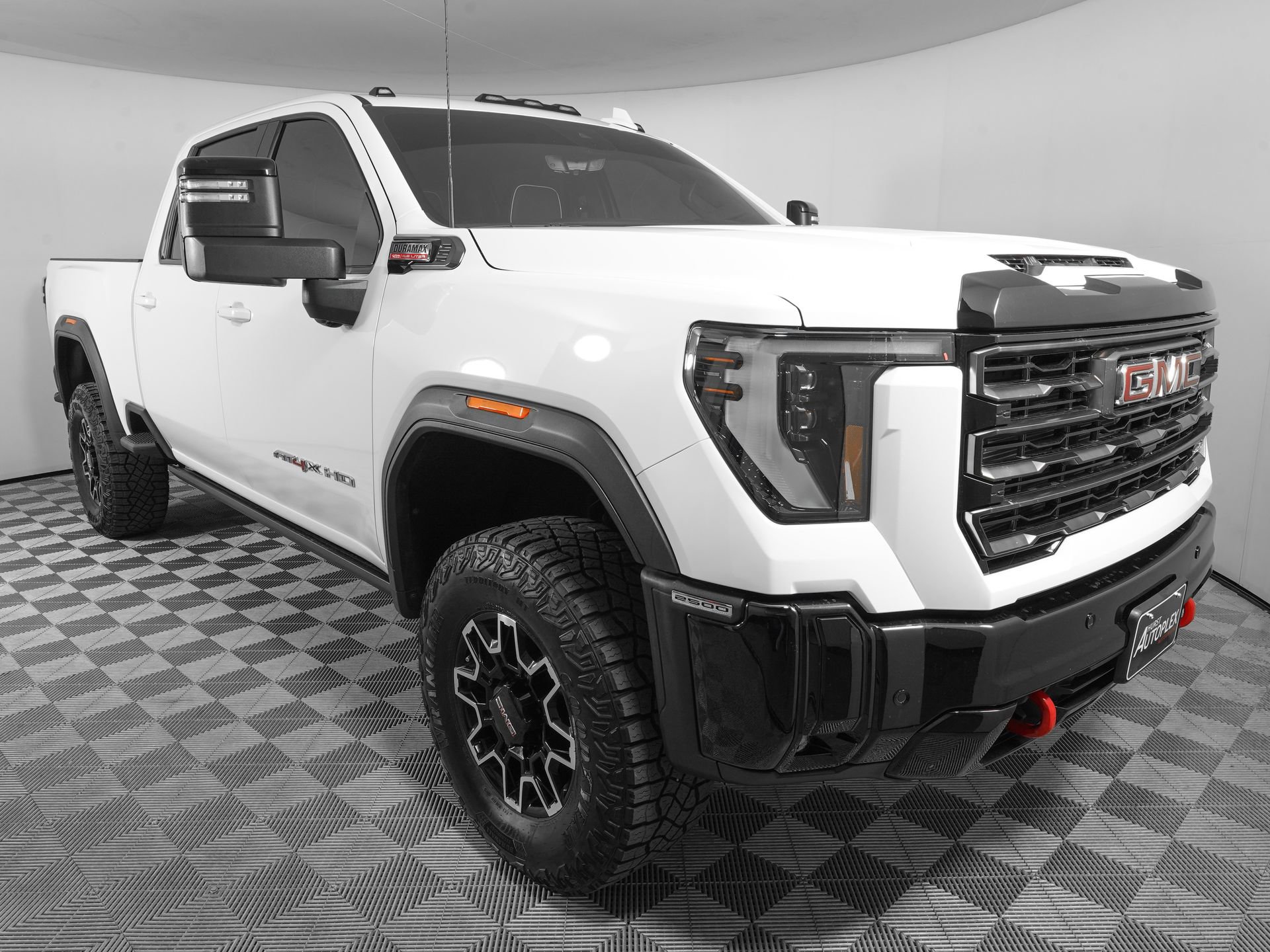 Used 2025 GMC Sierra 2500 AT4X AWD/4WD image 2