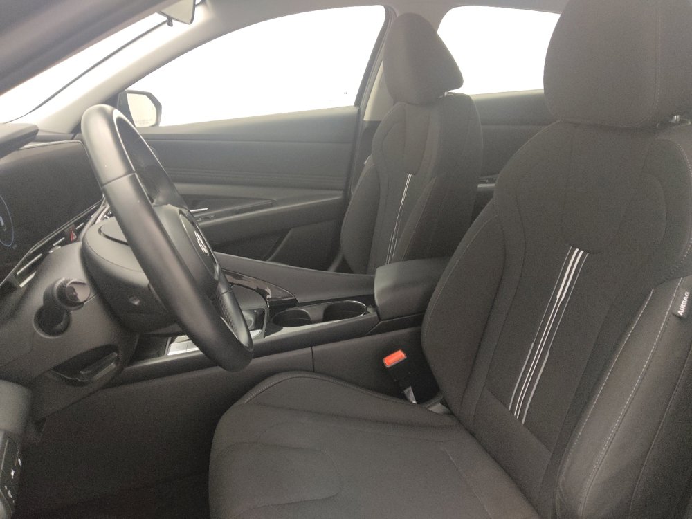 Used 2023 Hyundai Elantra SEL w/ Convenience Package image 17