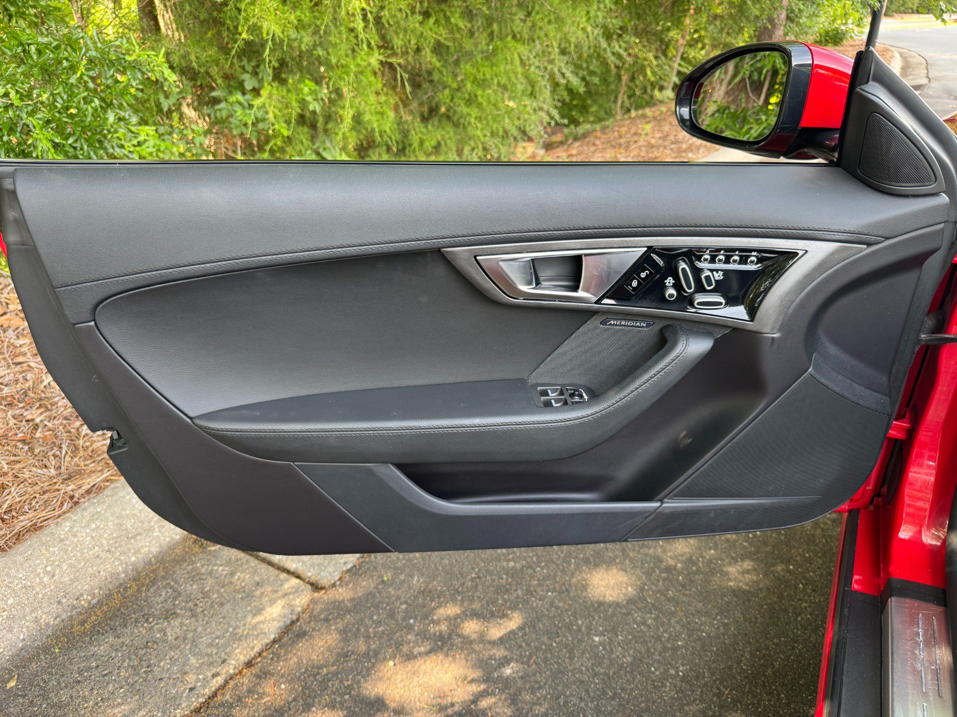 Used 2014 Jaguar F-TYPE Convertible RWD image 29