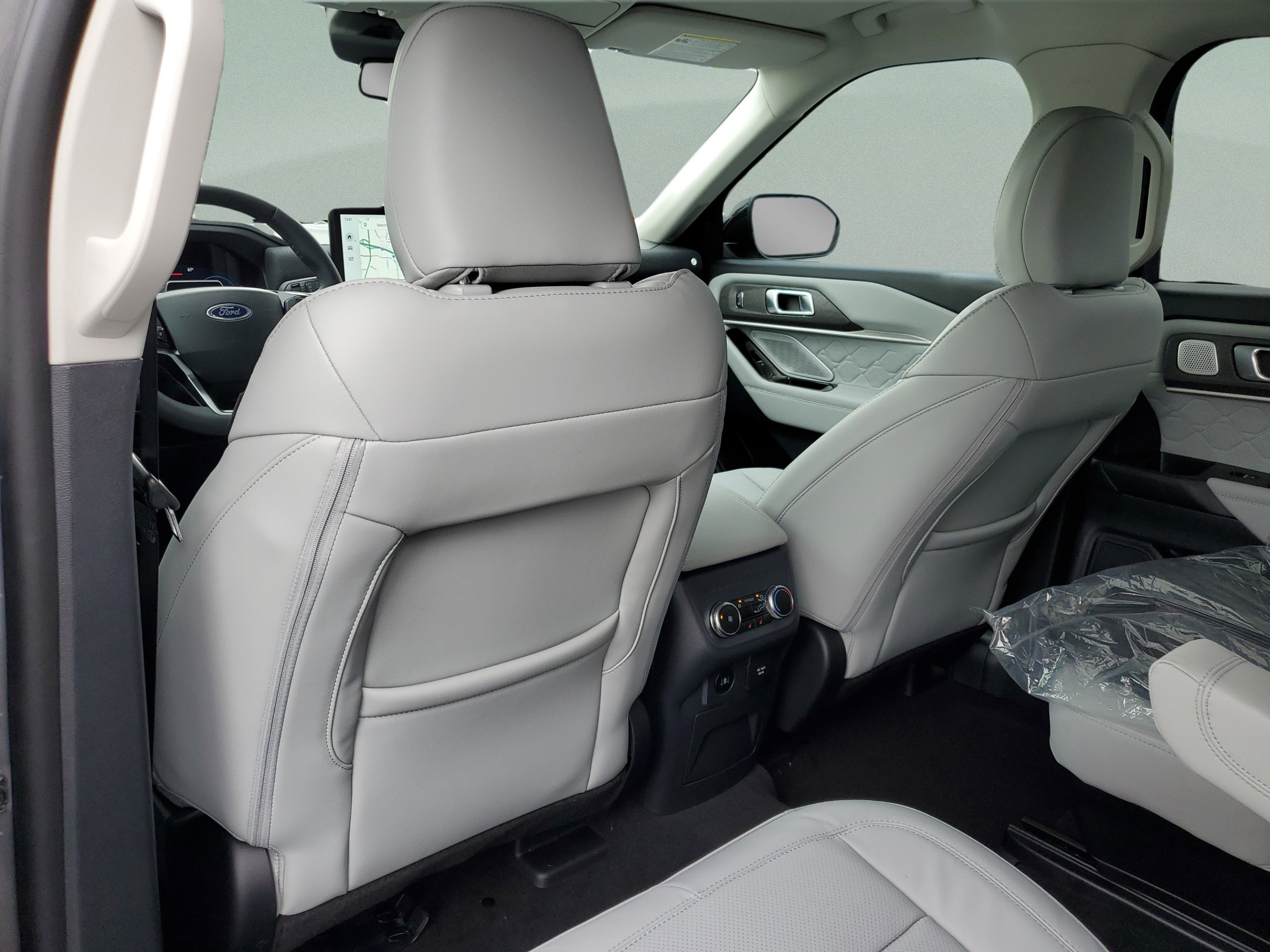 New 2026 Ford Explorer Platinum w/ LUX Leather Package AWD/4WD image 27