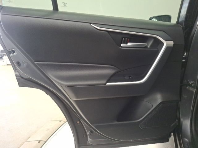 Used 2021 Toyota RAV4 XLE w/ Convenience Package image 37