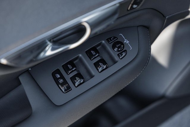 New 2026 Volvo XC90 B6 Ultra w/ Protection Package Premier image 39