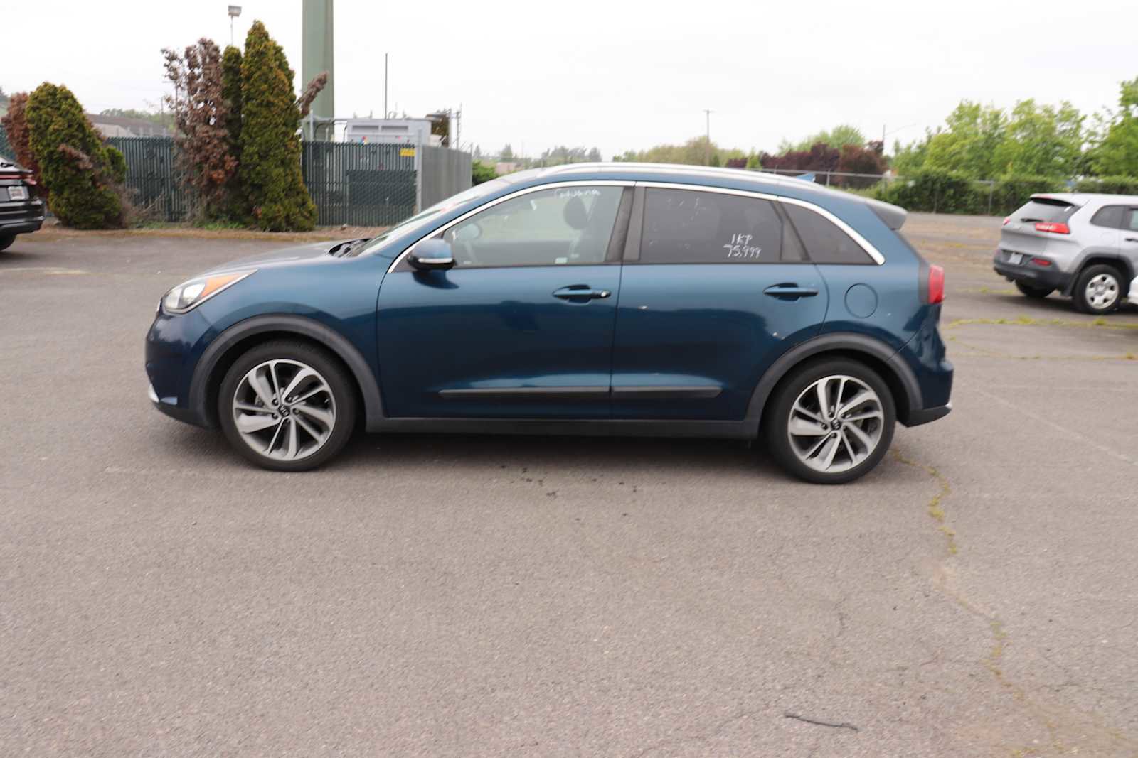 Used 2019 Kia Niro Touring FWD image 8