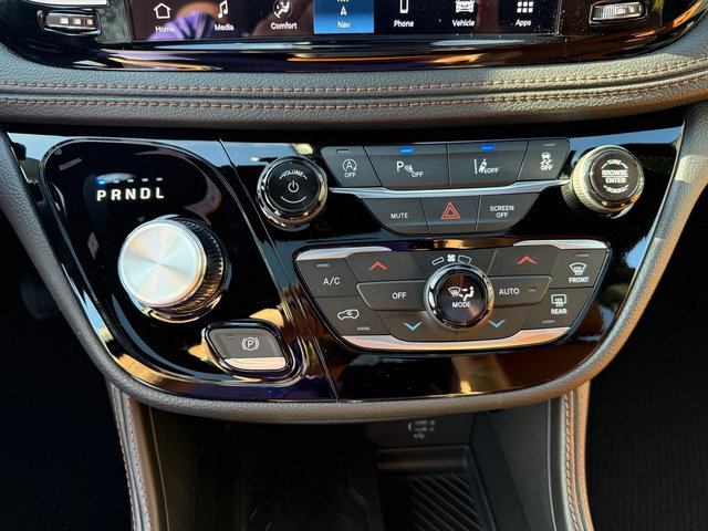 New 2026 Chrysler Pacifica Pinnacle image 36