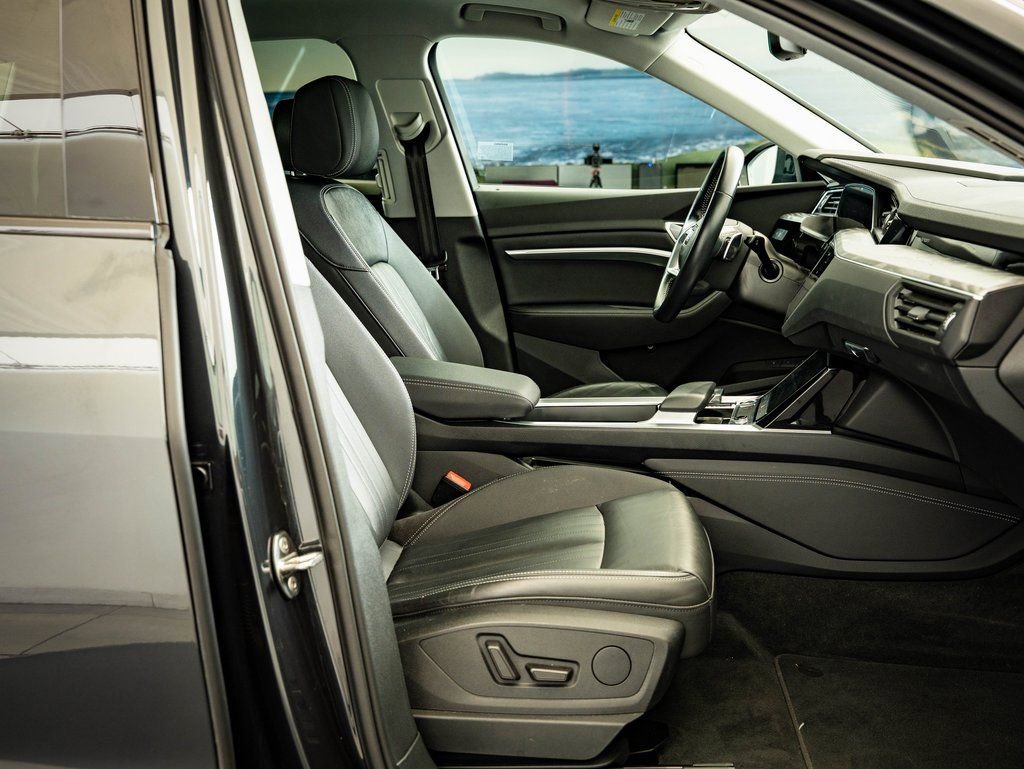 Used 2021 Audi e-tron Premium w/ Convenience Plus Package AWD/4WD image 24