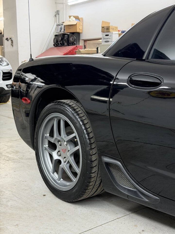 Used 2001 Chevrolet Corvette Z06 RWD image 18