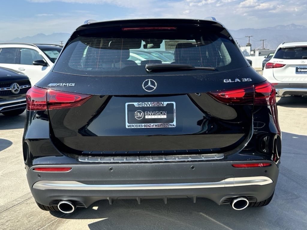 Used 2025 Mercedes-Benz GLA 35 AMG 4MATIC image 9