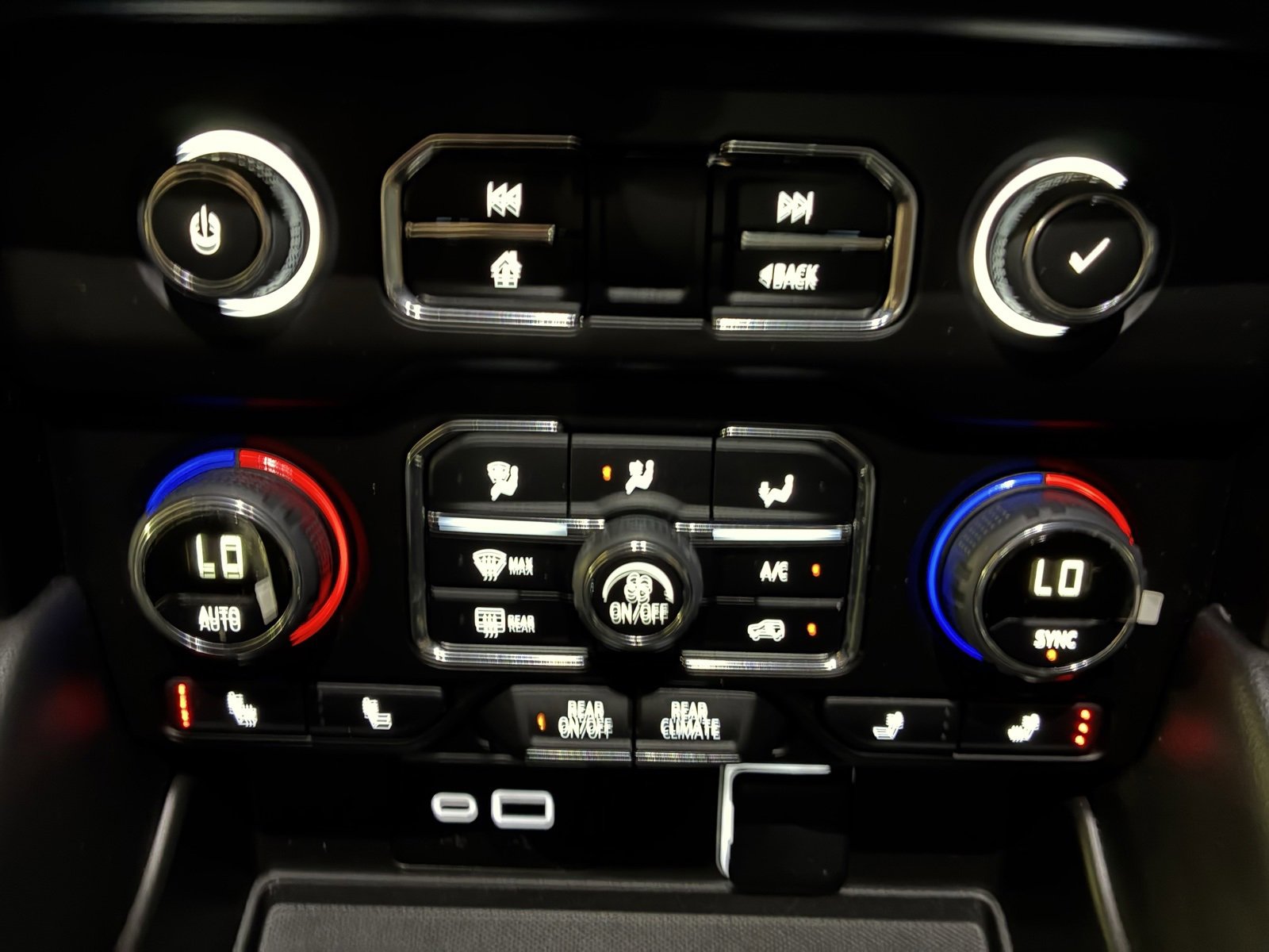 Used 2024 Chevrolet Tahoe Z71 image 9