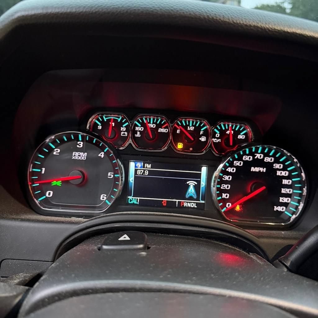 Used 2019 Chevrolet Suburban LT RWD image 14