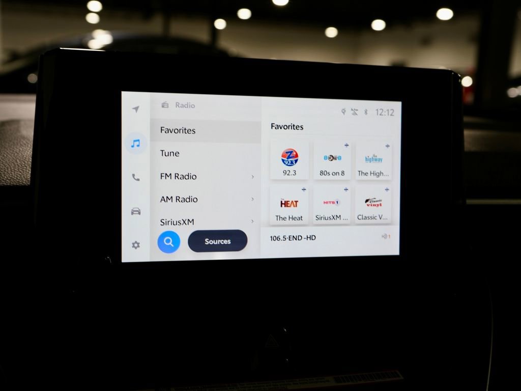 Used 2025 Toyota Corolla Cross AWD Hybrid image 17