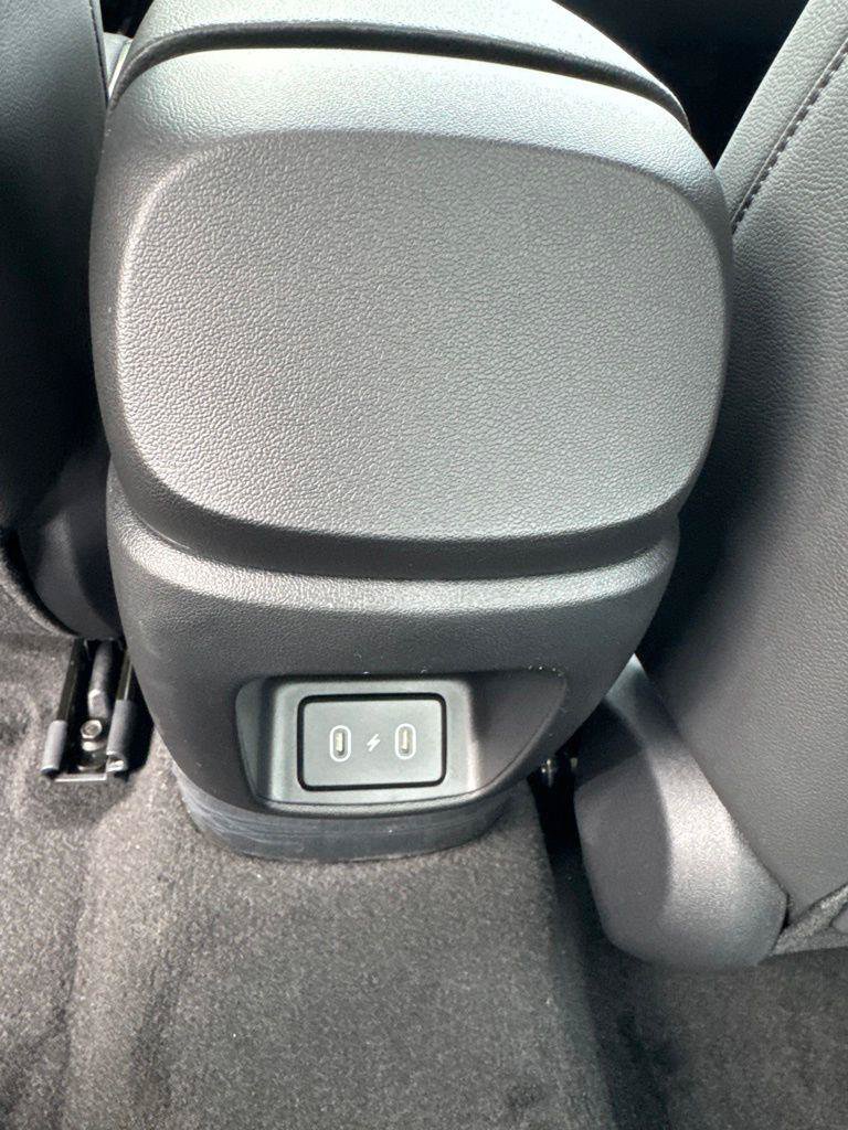 New 2026 Hyundai Elantra Limited FWD image 24