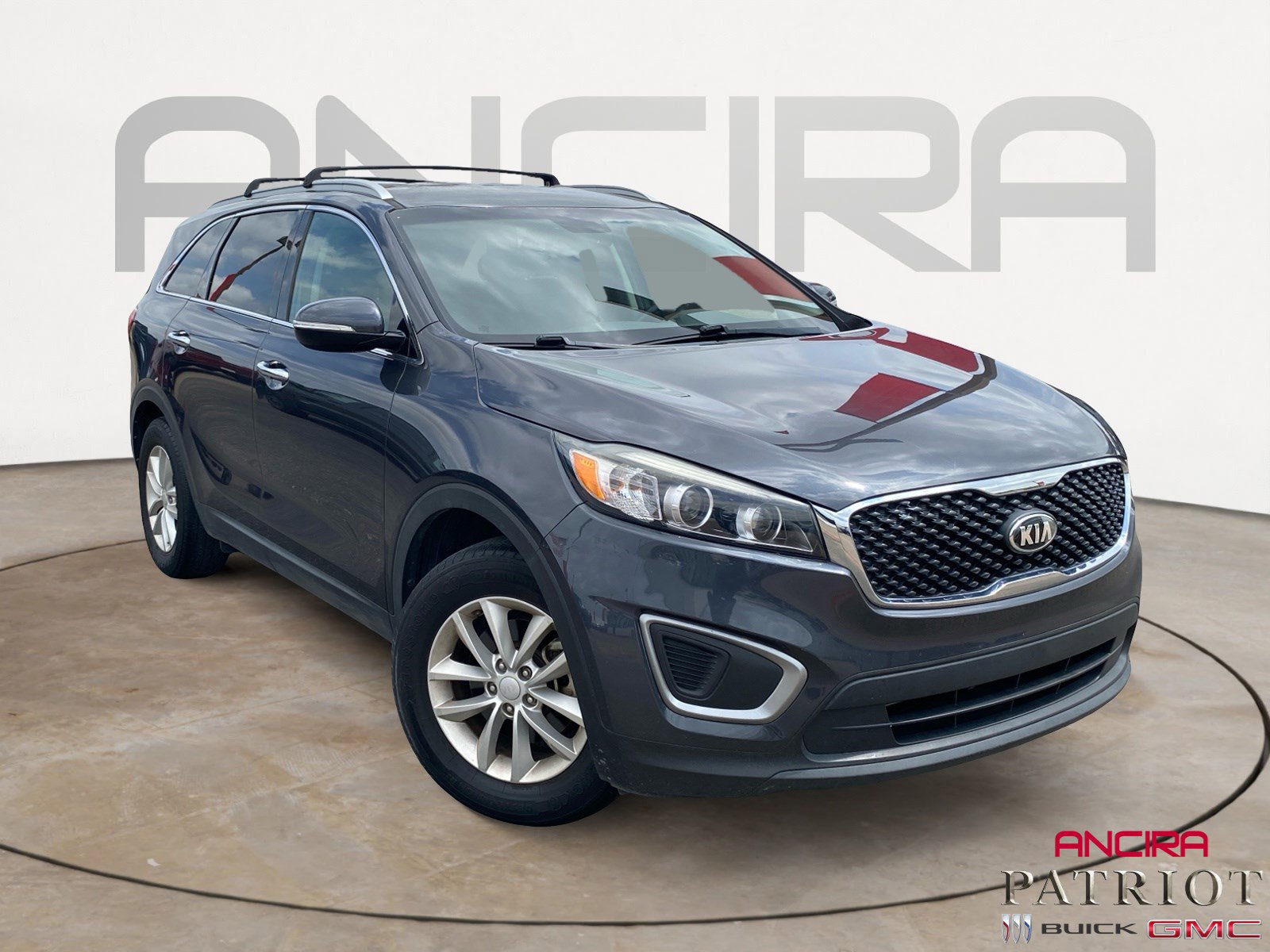 Used 2018 Kia Sorento LX image 1