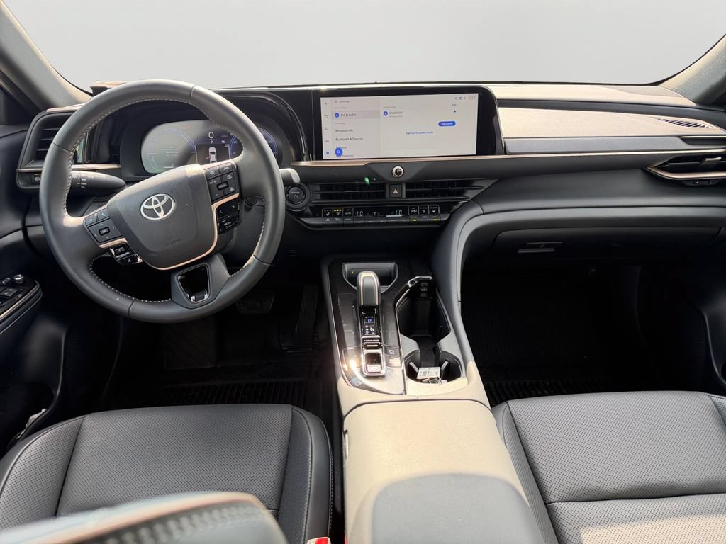 Used 2026 Toyota Crown AWD/4WD image 16