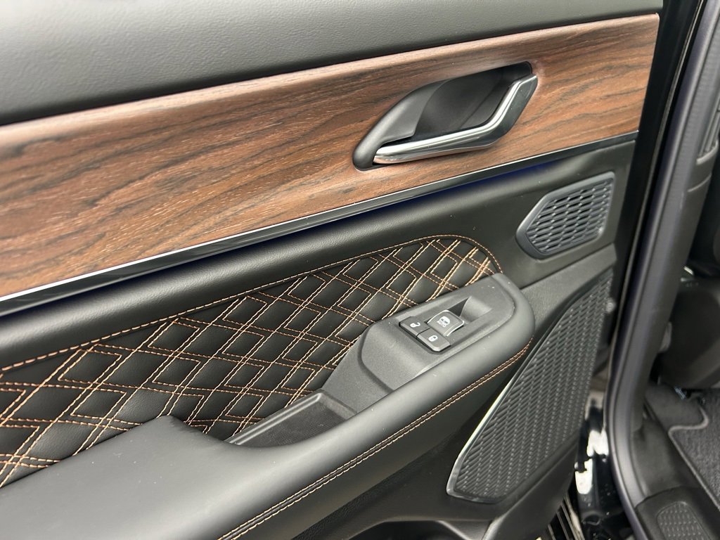 New 2025 Jeep Grand Cherokee L Summit w/ Obsidian Package image 27