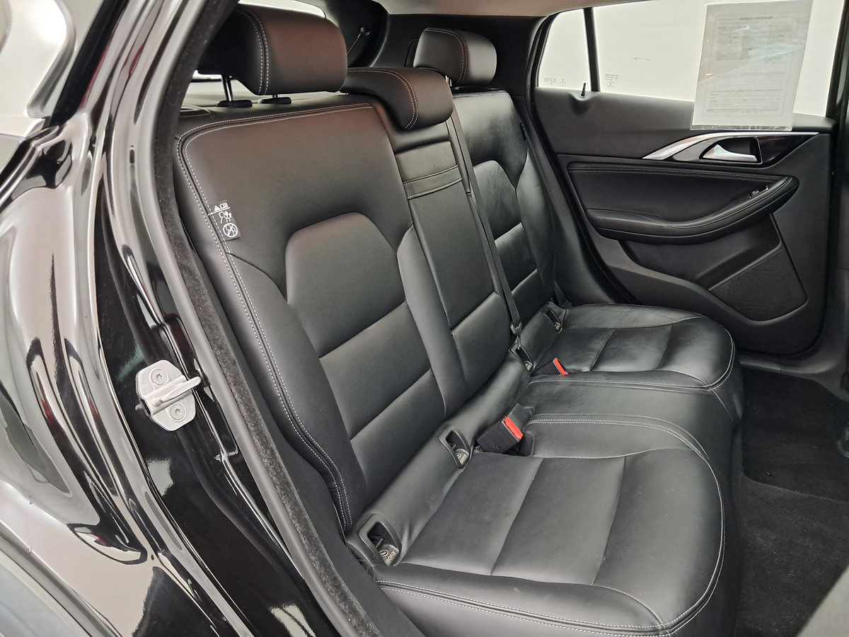 Used 2018 INFINITI QX30 AWD image 23
