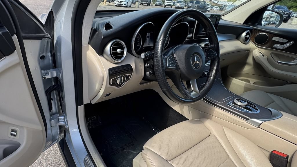 Used 2019 Mercedes-Benz GLC 300 4MATIC image 22