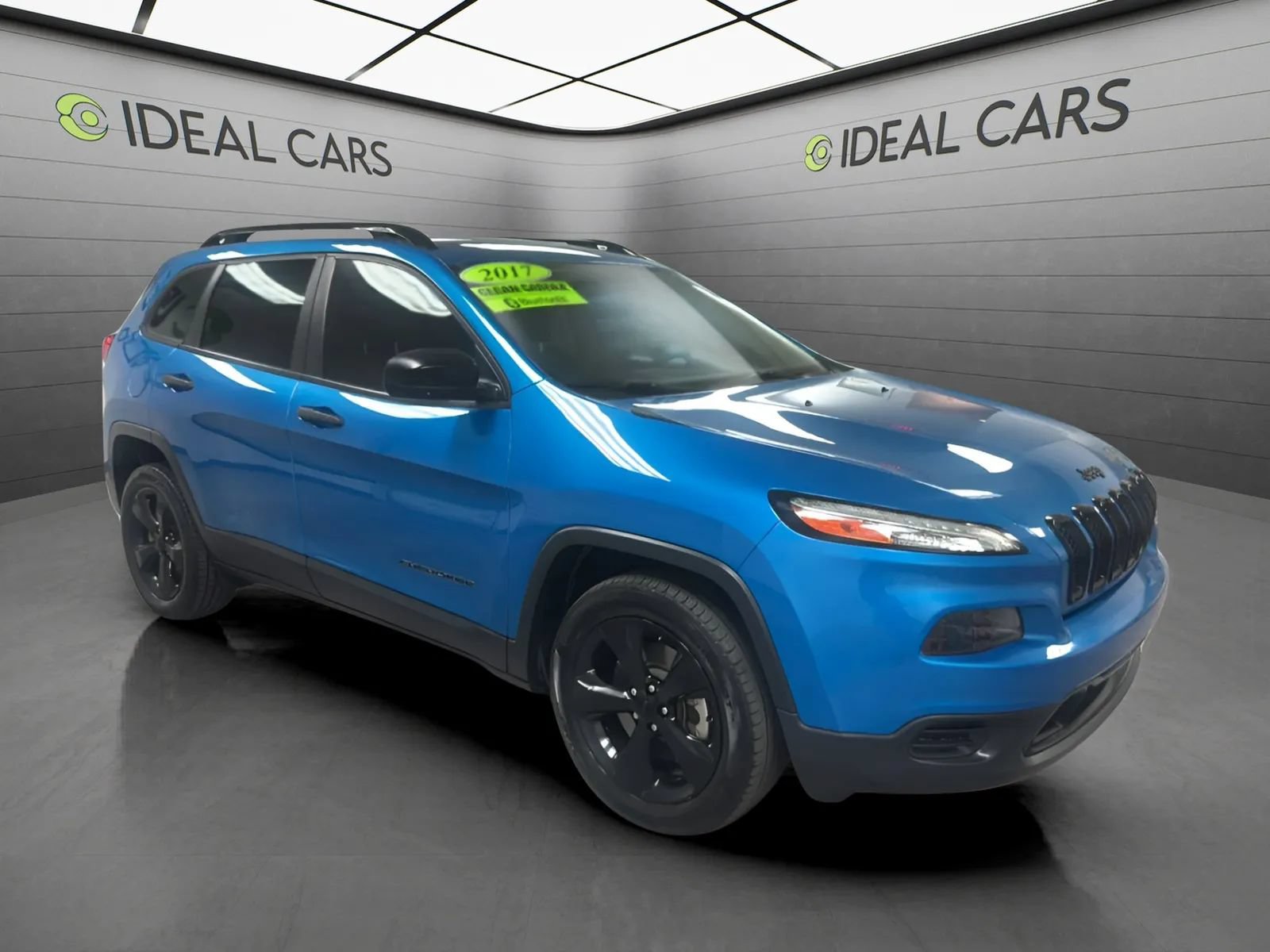 Used 2017 Jeep Cherokee Sport FWD image 3