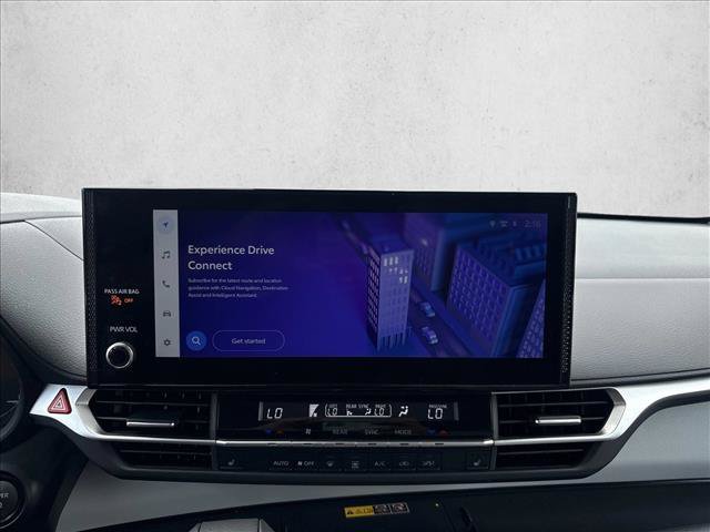 Used 2026 Toyota Sienna XLE FWD image 13