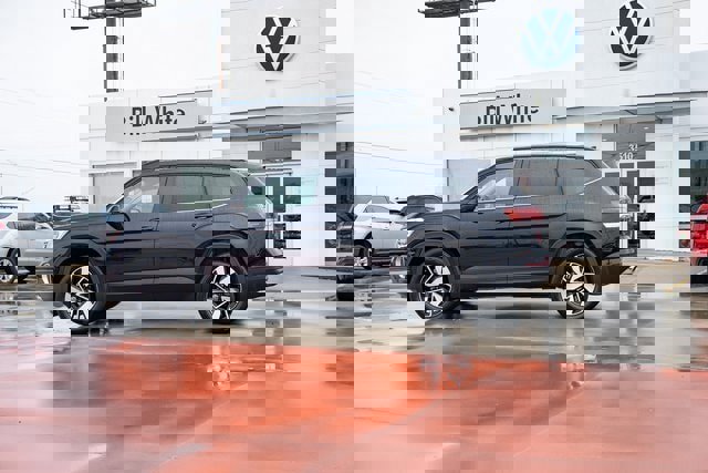 New 2026 Volkswagen Atlas SE image 3