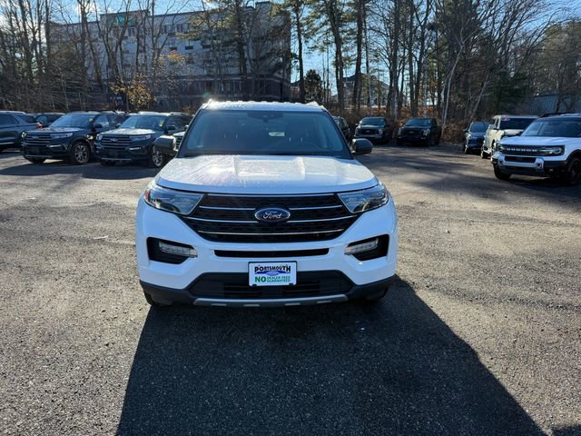 Used 2022 Ford Explorer XLT w/ Equipment Group 202A image 8