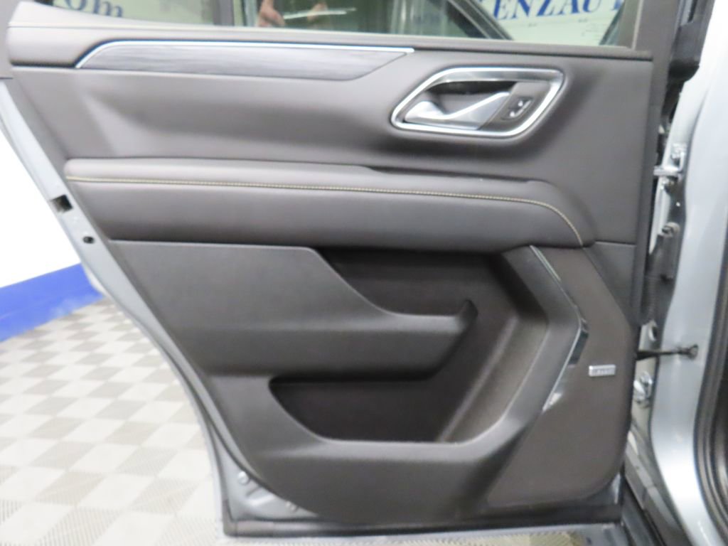 Used 2024 GMC Yukon SLT w/ SLT Luxury Package image 57