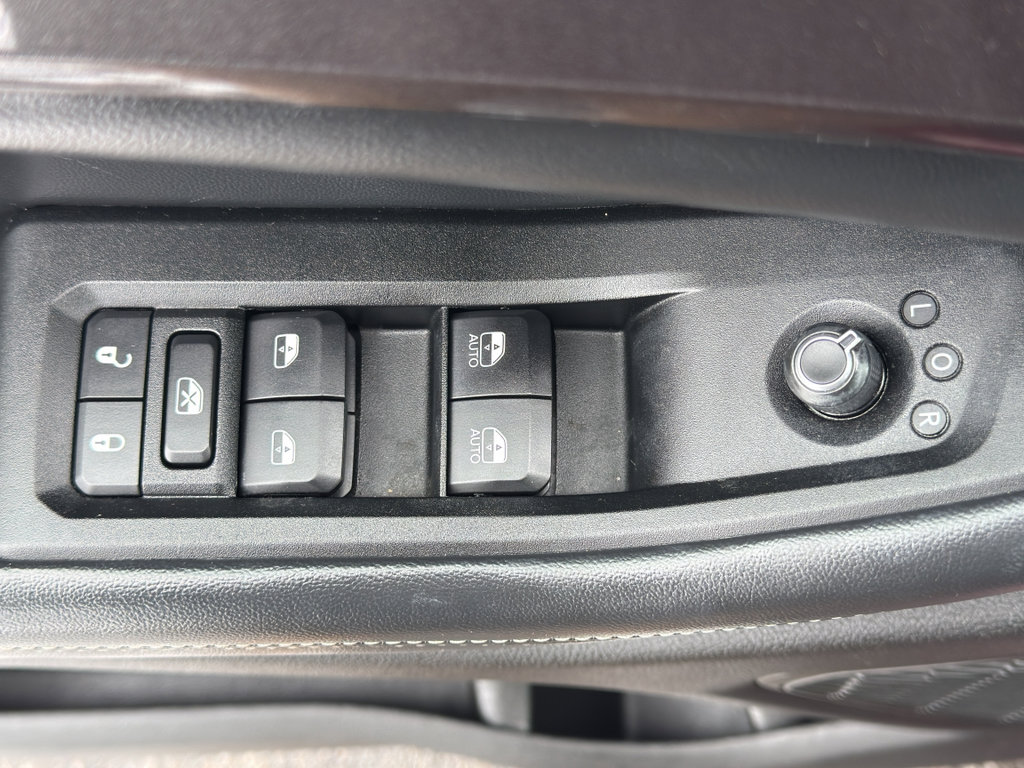 Used 2023 Jeep Grand Cherokee Altitude image 12