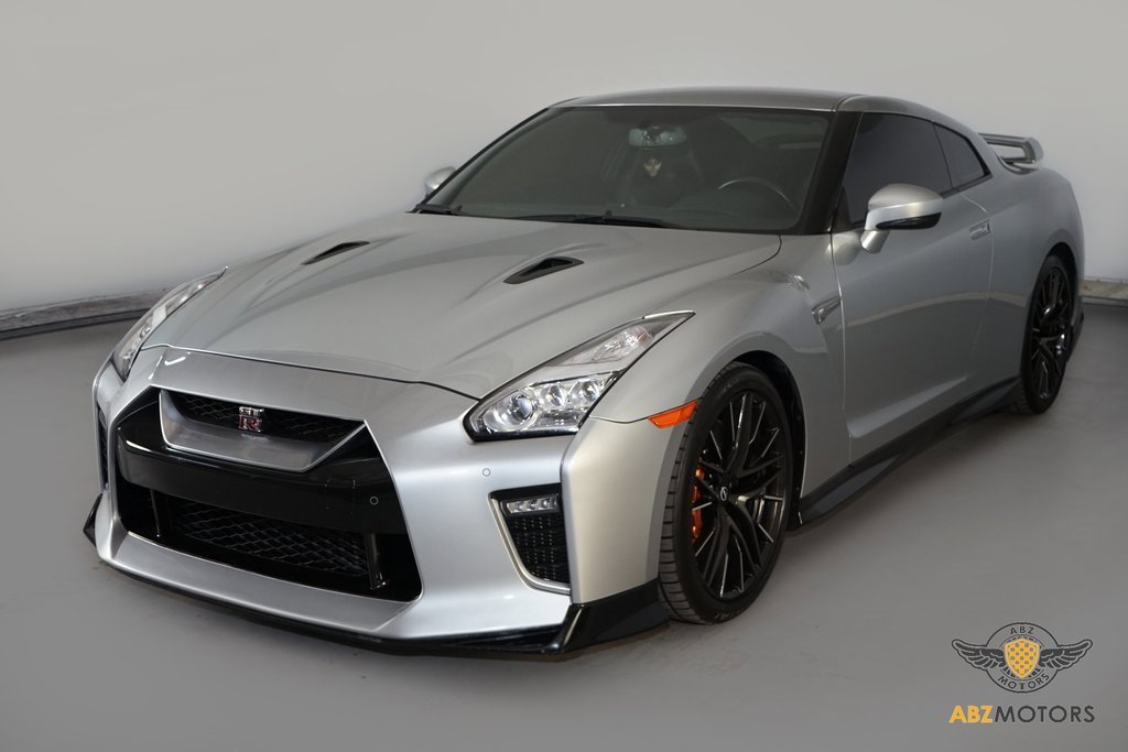 Used 2023 Nissan GT-R Premium w/ Premium Interior Package image 3