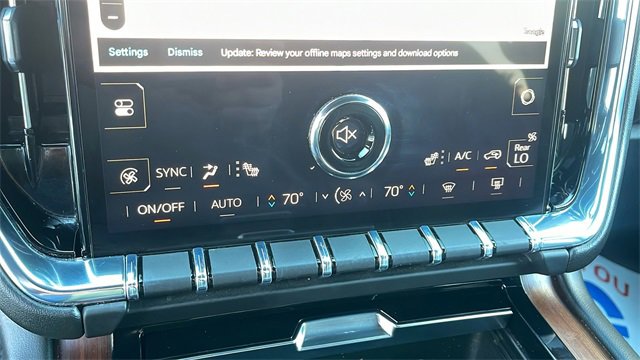 Used 2025 GMC Yukon XL Denali image 17